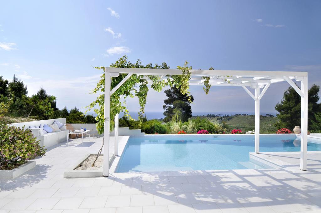 Anemolia Villas With Private Pools Near The Most Beautiful Beaches Of Alonissos Isomata Exterior photo