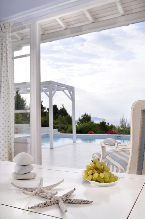 Anemolia Villas With Private Pools Near The Most Beautiful Beaches Of Alonissos Isomata Exterior photo