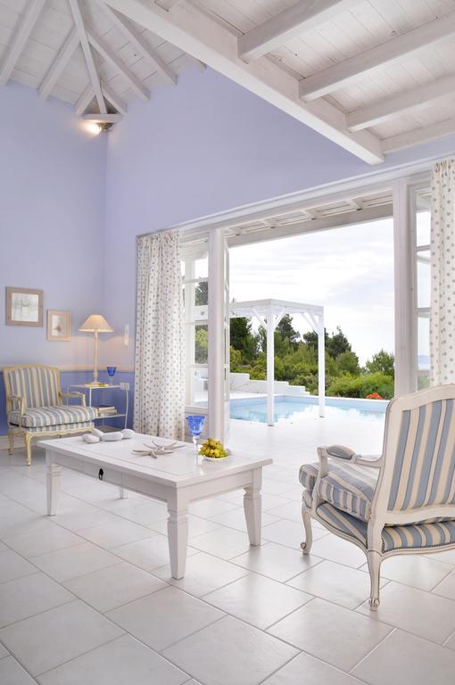 Anemolia Villas With Private Pools Near The Most Beautiful Beaches Of Alonissos Isomata Exterior photo