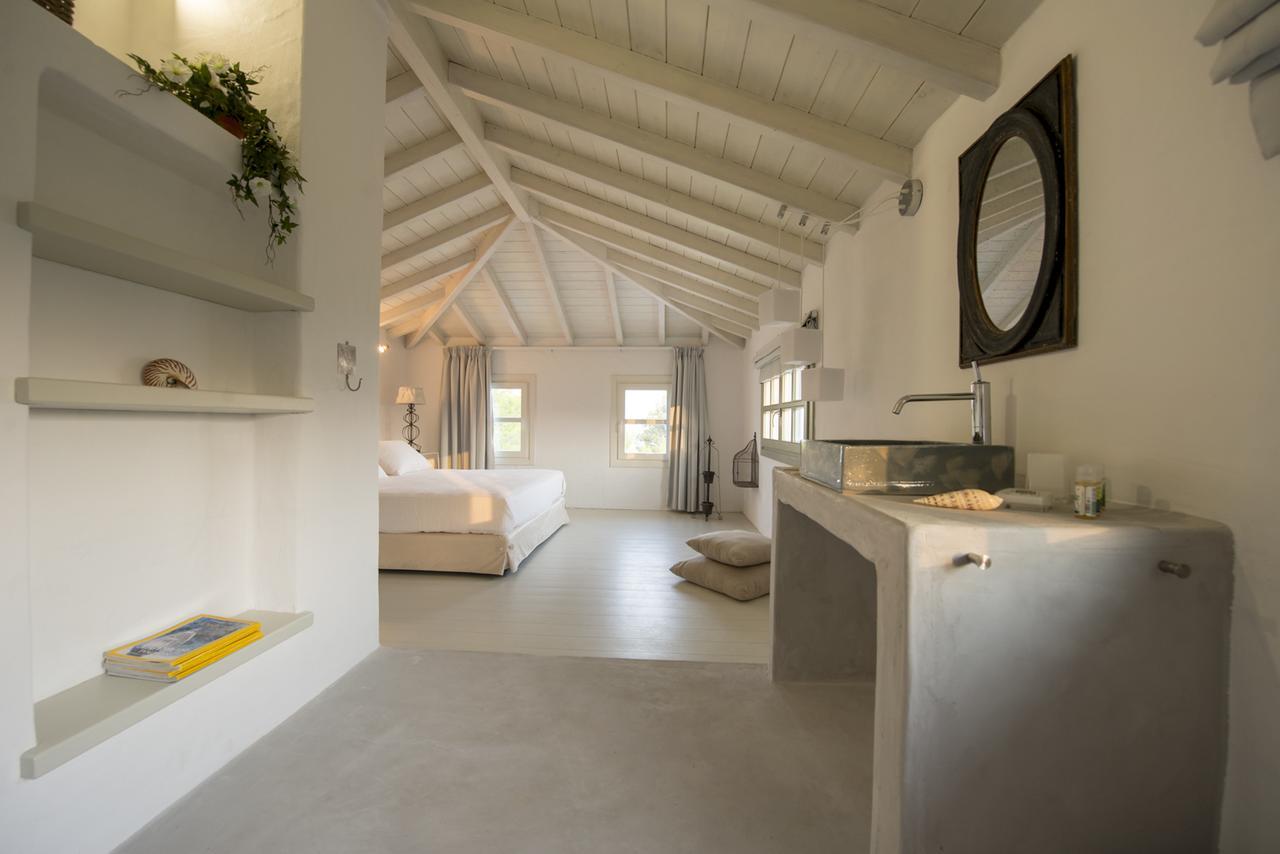 Anemolia Villas With Private Pools Near The Most Beautiful Beaches Of Alonissos Isomata Exterior photo
