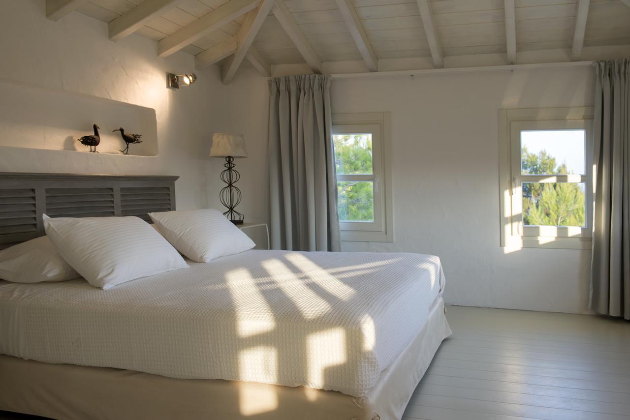 Anemolia Villas With Private Pools Near The Most Beautiful Beaches Of Alonissos Isomata Exterior photo